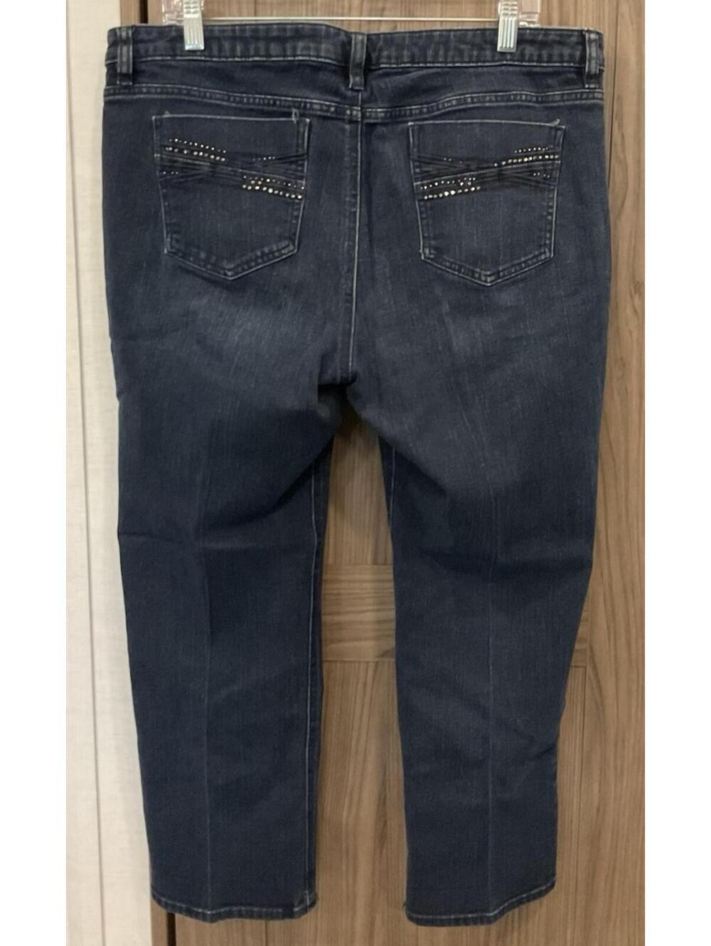 Apt.9 Womens Straight Leg Modern Capri (25” Inseam) Jeans Size 16 - Picture 2 of 9